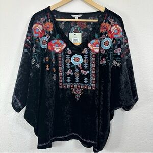 John Mark Womens Boho Black Velvet Bat Wing Top Sz S/M Floral Embroidered NWT